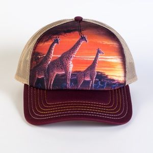 The mountain Giraffe Sundown Adult Trucker Hat nwt earth day
